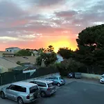 Beau Avec Parking Climatisation * بالافاس ليه فلو