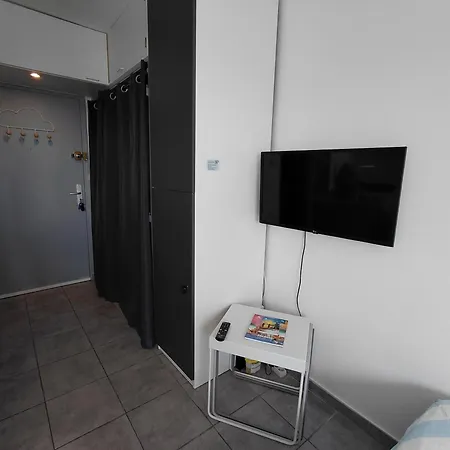 Apartment Beau Avec Parking Climatisation *